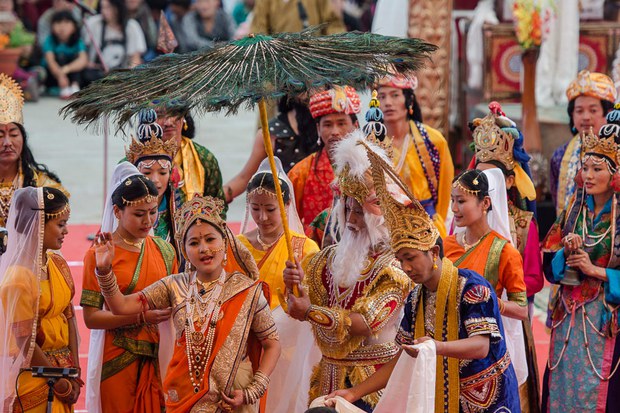 སྟོན་པའི་འཁྲུངས་རབ་ལྷ་མོའི་གཞུང་གི་ངོ་བོར་འཁྲབ་སྟོན་ཞུས་ཡོད་པ། སྟོན་པའི་འཁྲུངས་རབ་ལྷ་མོའི་གཞུང་གི་ངོ་བོར་འཁྲབ་སྟོན་ཞུས་ཡོད་པ།