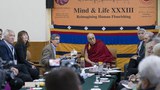  སེམས་དང་སྲོག་གི་བགྲོ་གླེང་ཚོགས་འདུ་བརྒྱུད་ནང་པ་དང་རིག་པ་ཕྱོགས་སོ་སོར་བློ་སྐྱེ་དང་མཁེ་ཕན་ཇི་བྱུང་བ།