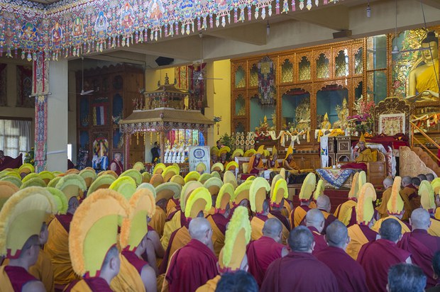 རྒྱུད་སྟོད་གྲྭ་ཚང་དུ་སྔགས་ཀྱི་བགྲོ་གླེང་། རྒྱུད་སྟོད་གྲྭ་ཚང་དུ་སྔགས་ཀྱི་བགྲོ་གླེང་།