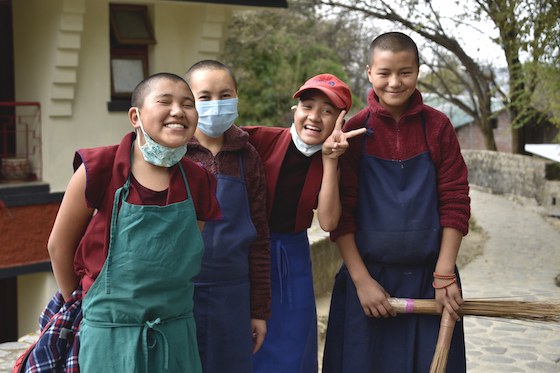 སྒྲོལ་མ་གླིང་བཙུན་དགོན་གྱི་བཙུན་མའི་འཕྲོད་བསྟེན་སྐོར། སྒྲོལ་མ་གླིང་བཙུན་དགོན་གྱི་བཙུན་མའི་འཕྲོད་བསྟེན་སྐོར།