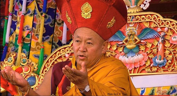 འབྲི་གུང་༧སྐྱབས་མགོན་ཆེ་ཚང་རིན་པོ་ཆེ་མཆོག་གིས་ཨ་རིའི་ནང་གི་མཛད་འཕྲིན།