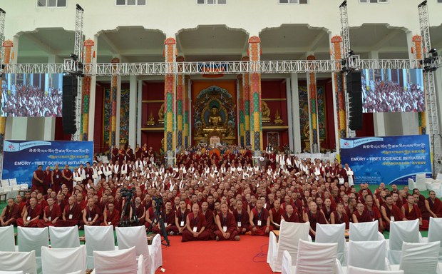 གདན་ས་ཁག་གི་དགེ་འདུན་པ་ཚོར་ལོ་དྲུག་རིང་ཚན་རིག་སློབ་ཁྲིད་གནང་ནས་ཕན་ཐོག་ཇི་བྱུང་སྐོར།