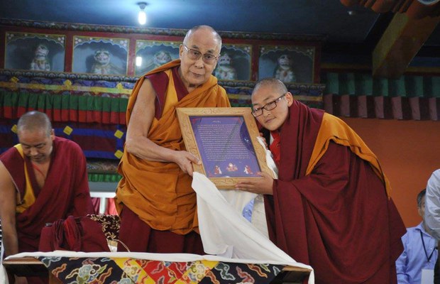 དགེ་བཤེས་མ་རྣམ་སྒྲོལ་ཕུན་ཚོགས་ལགས།