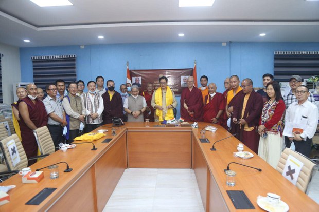 ཧི་མ་ལ་ཡ་ན་ལཎྜའི་ནང་པའི་སྲོལ་རྒྱུན་ལྷན་ཚོགས་ཀྱི་འགན་འཛིན་ལྷན་ཚོགས་ཐེངས་དང་པོ། ཧི་མ་ལ་ཡ་ན་ལཎྜའི་ནང་པའི་སྲོལ་རྒྱུན་ལྷན་ཚོགས་ཀྱི་འགན་འཛིན་ལྷན་ཚོགས་ཐེངས་དང་པོ།