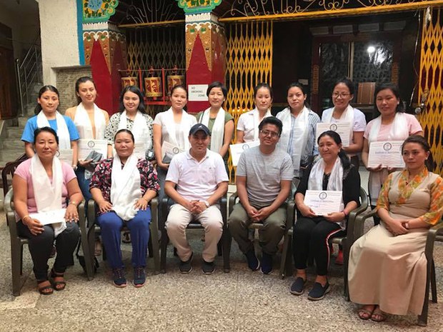 ཨ་རིའི་གྲོང་ཁྱེར་ནིའུ་ཡོག་གི་བོད་རིགས་སྨན་ཞབས་ཚོགས་པ་རྒྱ་གར་ནང་ལས་འགུལ་སྤེལ་བ། ཨ་རིའི་གྲོང་ཁྱེར་ནིའུ་ཡོག་གི་བོད་རིགས་སྨན་ཞབས་ཚོགས་པ་རྒྱ་གར་ནང་ལས་འགུལ་སྤེལ་བ།