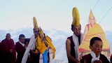 ལ་དྭགས་ཀླུ་འཁྱིལ་དགོན་དུ་དགའ་ལྡན་ལྔ་མཆོད།