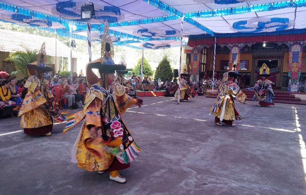 བསྟན་འགྲོ་སྤྱིའི་བདེ་ཐབས་ཀྱི་ཆེད་དགུ་གཏོར་གར་འཆམ་བསྐྱོན་གནང་བ། བསྟན་འགྲོ་སྤྱིའི་བདེ་ཐབས་ཀྱི་ཆེད་དགུ་གཏོར་གར་འཆམ་བསྐྱོན་གནང་བ།