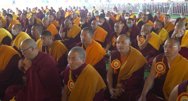 དགེ་བཤེས་ལྷ་རམས་པའི་བསླབ་པ་མཐར་སོན་གྱི་ཕྱག་འཁྱེར་འབུལ་བཞེས་ཀྱི་མཛད་སྒོ།