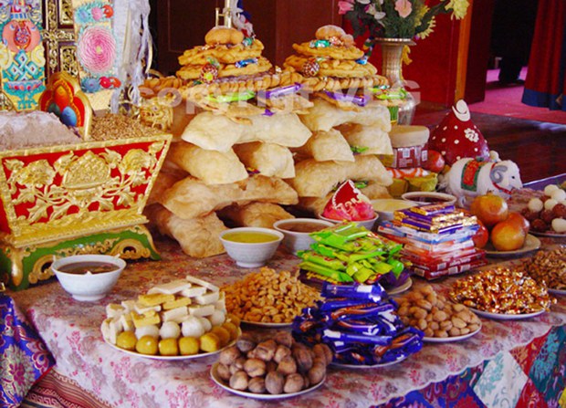 བོད་ཕྱི་ནང་གཉིས་སུ་བོད་ཀྱི་སྲོལ་རྒྱུན་ལོ་གསར་སྲུང་བརྩི་བྱེད་སྟངས་།