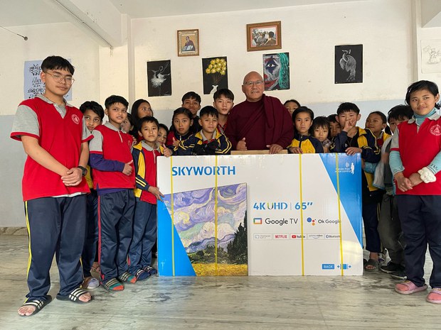 བླ་མ་བློ་བཟང་སྟོབས་རྒྱལ་ལགས་ཀྱིས་དྭ་ཕྲུག་སློབ་གྲྭ་དང་ནད་གཅོངས་ཉམས་ཐག་སོགས་ལ་མཐུན་འགྱུར་རོགས་རམ་གནང་བའི་བརྒྱུད་རིམ། བླ་མ་བློ་བཟང་སྟོབས་རྒྱལ་ལགས་ཀྱིས་དྭ་ཕྲུག་སློབ་གྲྭ་དང་ནད་གཅོངས་ཉམས་ཐག་སོགས་ལ་མཐུན་འགྱུར་རོགས་རམ་གནང་བའི་བརྒྱུད་རིམ།