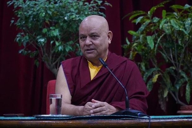 ཝཱ་ཎ་དབུས་བོད་ཀྱི་གཙུག་ལག་སློབ་གཉེར་ཁང་གི་ཉེ་བའི་རིག་བདག་ལས་ཚབ་མཆོག་གིས་མ་འོངས་ལས་འཆར་སྐོར་ངོ་སྤྲོད་གནང་བ། ཝཱ་ཎ་དབུས་བོད་ཀྱི་གཙུག་ལག་སློབ་གཉེར་ཁང་གི་ཉེ་བའི་རིག་བདག་ལས་ཚབ་མཆོག་གིས་མ་འོངས་ལས་འཆར་སྐོར་ངོ་སྤྲོད་གནང་བ།