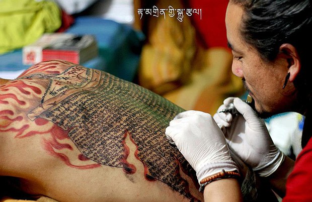 ཁབ་གཙགས་རི་མོའི་སྒྱུ་རྩལ་ལ་དོ་དབྱིངས་སླེབས་ཕྱོགས། ཁབ་གཙགས་རི་མོའི་སྒྱུ་རྩལ་ལ་དོ་དབྱིངས་སླེབས་ཕྱོགས།