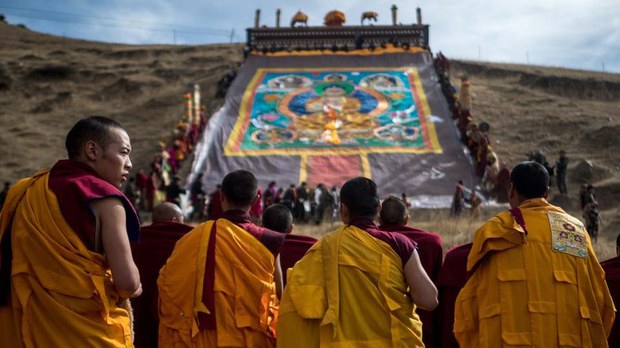 ཆོ་འཕྲུལ་སྨོན་ལམ་ཆེན་མོའི་ངོ་སྤྲོད།