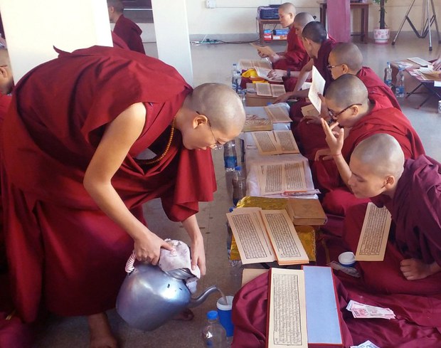 བཙུན་དགོན་བྱང་ཆུབ་ཆོས་གླིང་།