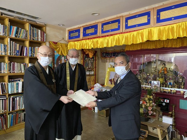 ཉི་ཧོང་དགེ་འདུན་པའི་ལྷན་ཚོགས་ཀྱིས་རྒྱ་ནག་གཞུང་ལ་ངོ་རྒོལ་ཡོད་པའི་བསྒྲགས་གཏམ་སྤེལ་གནང་ཡོད་པ། ཉི་ཧོང་དགེ་འདུན་པའི་ལྷན་ཚོགས་ཀྱིས་རྒྱ་ནག་གཞུང་ལ་ངོ་རྒོལ་ཡོད་པའི་བསྒྲགས་གཏམ་སྤེལ་གནང་ཡོད་པ།