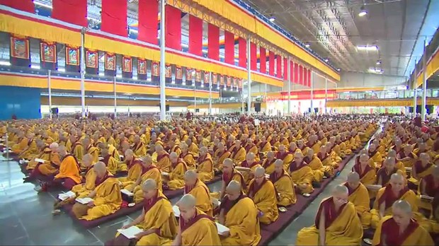 བཀའ་བརྒྱུད་སྨོན་ལམ་ཐོག་གླེང་བ།