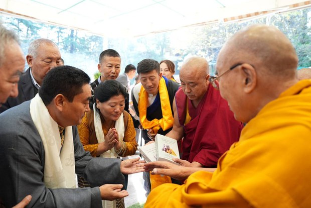 ༧གོང་ས་མཆོག་གི་ཐུགས་བསྐྱེད་དམ་བཅའ་བཞི་དང་འབྲེལ་བའི་དེབ་ཕྲེང་བཞི་ཕྱོགས་བསྒྲིགས།