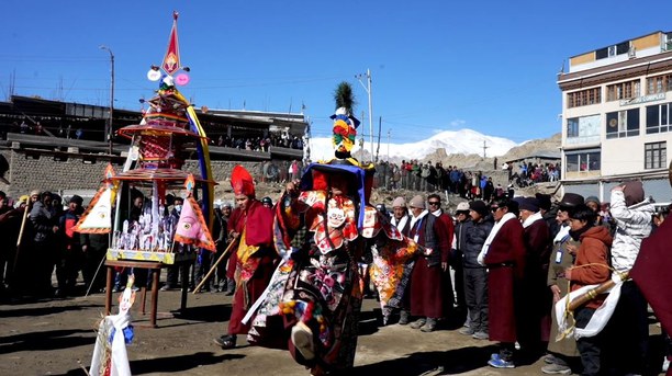 གླེ་མདོས་མོ་ཆེ་ཞེས་པའི་གླེང་ཡུལ་གྱི་དགུ་གཏོར་ཆེན་མོ།