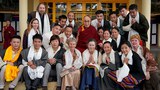  ལྷ་སྤྱི་ཚོགས་ཞབས་ཞུ་དང་ཤེས་ཡོན་ལྟེ་གནས་ཁང་གིས་སྤྱི་ཚོགས་ཞབས་ཞུ་སྣ་མང་གནང་བ།