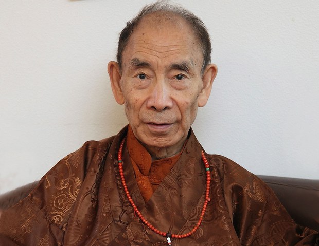 གདོང་ཐོག་རིན་པོ་ཆེའི་སྐུ་ཚེའི་ལོ་རྒྱུས།