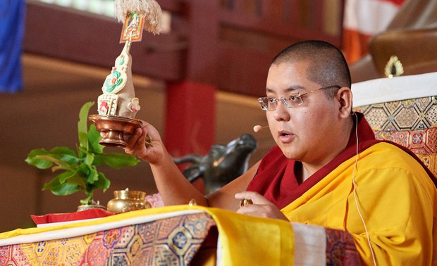 སྐྱབས་རྗེ་གླིང་རིན་པོ་ཆེ་མཆོག་གི་བྱང་ཨ་རིའི་ཁུལ་གྱི་ཆོས་འབྲེལ་མཛད་འཆར།
