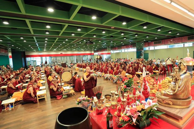 ཐེའི་ཝན་ནང་མ་ཧཱ་གུ་རུའི་འབུམ་ཚོགས་ཐེངས་བཞི་པ།