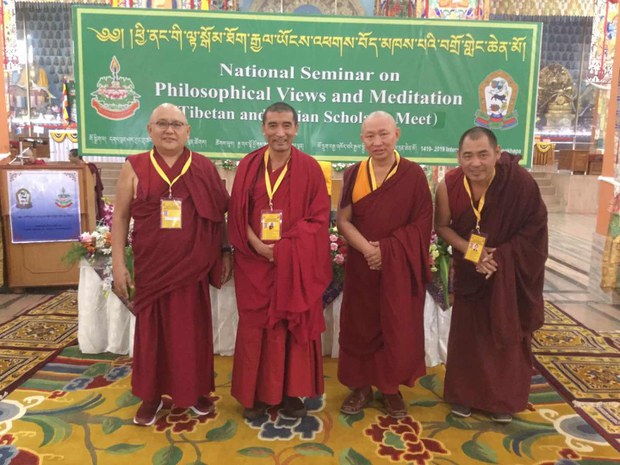 ཕྱི་ནང་གི་ལྟ་སྒོམ་ཐོག་རྒྱལ་ཡོངས་འཕགས་བོད་མཁས་པའི་བགྲོ་གླེང་། ཕྱི་ནང་གི་ལྟ་སྒོམ་ཐོག་རྒྱལ་ཡོངས་འཕགས་བོད་མཁས་པའི་བགྲོ་གླེང་།