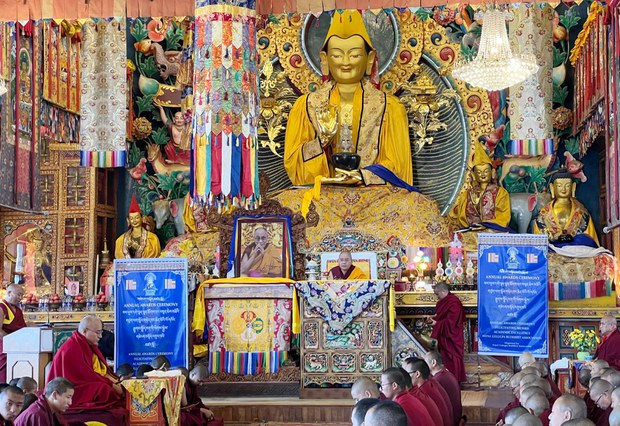 བལ་ཡུལ་དགེ་ལྡན་ལྷན་ཚོགས་ཀྱི་ཁྱབ་ཁོངས་དགོན་སྡེ་བཅུའི་ནང་གི་སློབ་གཞི།