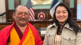 དགེ་བཤེས་ཤིག་གིས་ནིའུ་ཡོཀ་གྲོང་སྡེ་ལས་ཁུངས་ཀྱི་ཚོགས་འདུ་དབུ་འབྱེད་གནང་བ།