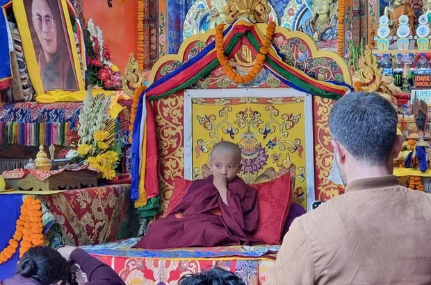 ངག་དབང་བཀྲ་ཤིས་རབ་བརྟན་སྟག་ལུང་རྩེ་སྤྲུལ་རིན་པོ་ཆེའི་ཡང་སྲིད་དུ་ངོས་འཛིན་ཞུས་པ།