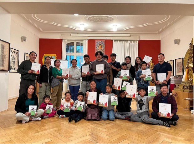 བོད་ཕྲུག་ཚོར་འཚེ་མེད་ཞི་བའི་ཤེས་ཡོན་སློབ་གསོའི་སྦྱོང་བརྡར་གནང་བ།