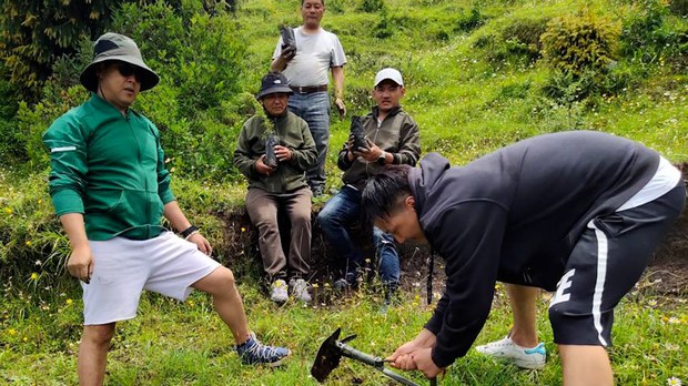 ༧གོང་ས་༧སྐྱབས་མགོན་ཆེན་པོ་མཆོག་གི་སྐུའི་འཁྲུངས་སྐར་དང་བསྟུན་ནས་ཤིང་དོང་༡༡༣སྡེབ་བཙུགས་བྱ་རྒྱུ། ༧གོང་ས་༧སྐྱབས་མགོན་ཆེན་པོ་མཆོག་གི་སྐུའི་འཁྲུངས་སྐར་དང་བསྟུན་ནས་ཤིང་དོང་༡༡༣སྡེབ་བཙུགས་བྱ་རྒྱུ།