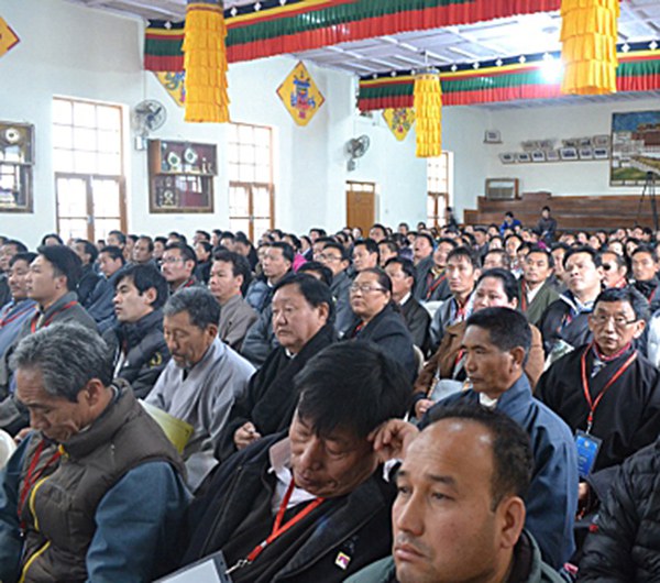 ཤེས་ཡོན་ཡར་རྒྱས་སོ་སོའི་ལག་པར་ཡོད།