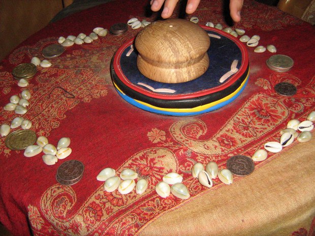 བོད་ཀྱི་མཐུན་མོང་མ་ཡིན་པའི་ཤོ་རྩེད་དང་ཤོ་བཤད་སྐོར།