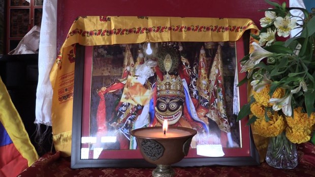 བོད་ཀྱི་སྲུང་མ་དཔལ་ལྡན་ལྷ་མོའི་འབྱུང་རབས།