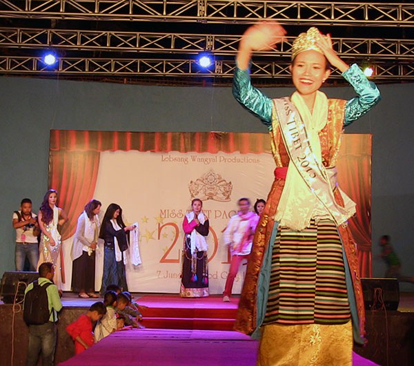 ༢༠༡༥ལོའི་བོད་ཀྱི་མཛངས་མ་པདྨ་ཆོས་སྒྲོན། ༢༠༡༥ལོའི་བོད་ཀྱི་མཛངས་མ་པདྨ་ཆོས་སྒྲོན།