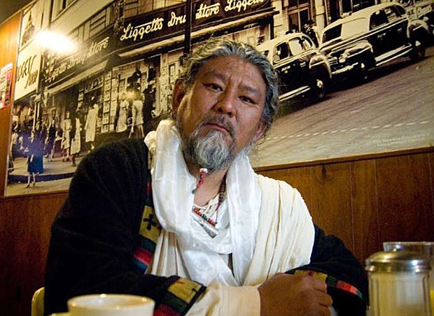ཕོ་རོགས་དཀར་པོ་རོལ་དབྱངས་ཚོགས་པ། ཕོ་རོགས་དཀར་པོ་རོལ་དབྱངས་ཚོགས་པ།