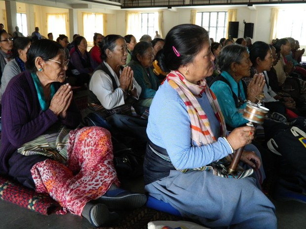༸རྒྱལ་བའི་སྐུ་ཕྱྭར་དམིགས་པའི་ཞབས་རིམ། ༸རྒྱལ་བའི་སྐུ་ཕྱྭར་དམིགས་པའི་ཞབས་རིམ།