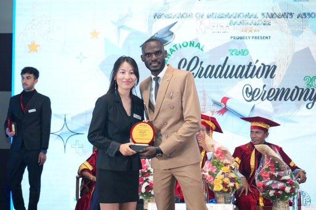 ཁྲིམས་ལུགས་ཀྱི་སློབ་གཉེར་དང་སྤྱི་ཚོགས་ཀྱི་དགོས་མཁོ།