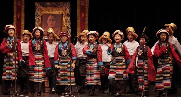 བོད་ཕྲུག་རྣམས་ལ་དབྱར་དུས་ཀྱི་སྦྱོང་བརྡར། བོད་ཕྲུག་རྣམས་ལ་དབྱར་དུས་ཀྱི་སྦྱོང་བརྡར།