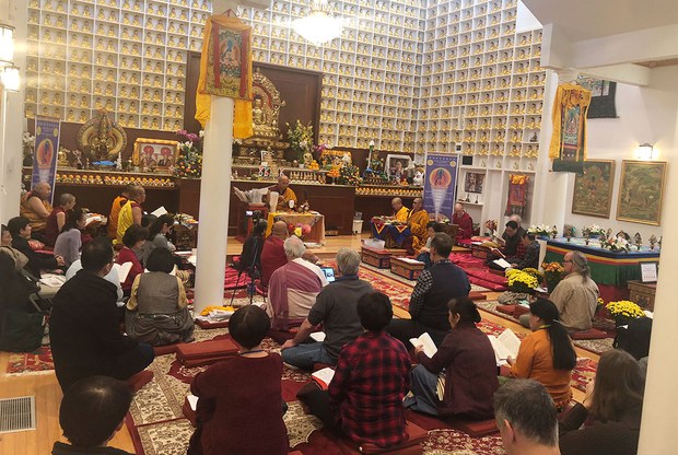 ལོ་བརྒྱ་དང་ལྔ་བཅུ་ལྷ་གི་ལོ་རྒྱུས་ཡོད་པའི་སྨན་ལྷའི་སྒྲུབ་མཆོད་ཆེན་མོ། ལོ་བརྒྱ་དང་ལྔ་བཅུ་ལྷ་གི་ལོ་རྒྱུས་ཡོད་པའི་སྨན་ལྷའི་སྒྲུབ་མཆོད་ཆེན་མོ།