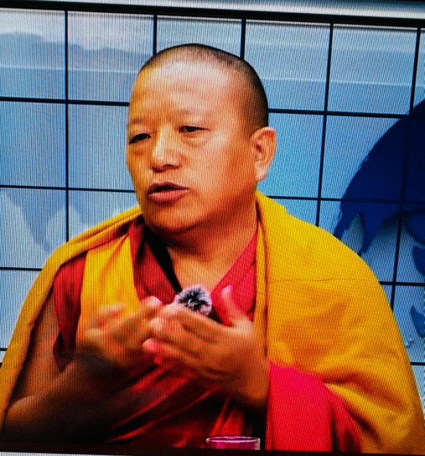 ཨ་རུ་ན་ཅལ་མངའ་སྡེའི་ནང་རྟེན་གཞི་བྱེད་པའི་ཤེས་རབ་བཟང་པོ་ལྷན་ཚོགས།
