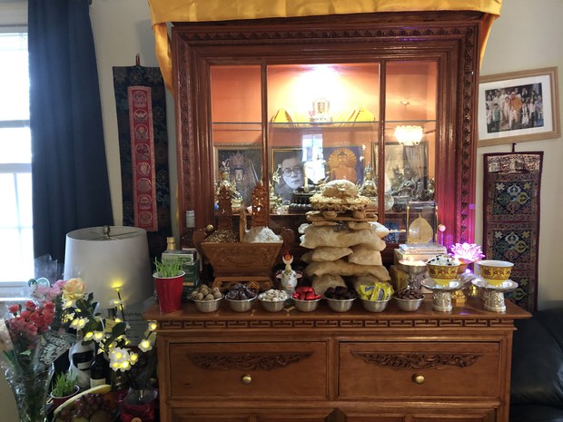 ལོ་གསར་སྲུང་བརྩི་ཞུ་སྲོལ་དང་དེ་དག་གི་རྒྱབ་ལྗོངས་དོན་གནད། ལོ་གསར་སྲུང་བརྩི་ཞུ་སྲོལ་དང་དེ་དག་གི་རྒྱབ་ལྗོངས་དོན་གནད།