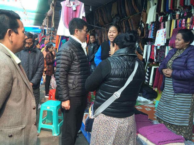 སྲིད་སྐྱོང་མཆོག་ནས་བོད་མི་སུད་ཚོང་བར་མཇལ་འཕྲད།