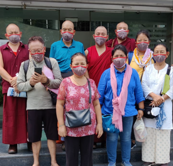 དང་བླང་སྤྱི་ཚོགས་ཞབས་ཞུ་བ་ཚེ་རིང་སྒྲོལ་དཀར་ལགས་སུ་ར་ཆེ་བསྟོད་ཞུས་པ།