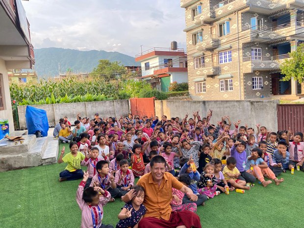 རེ་བ་དང་གདོང་ལེན་ཚོགས་པ།