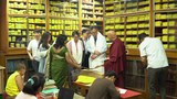 ལྷོ་ཀོ་རི་ཡའི་རྒྱ་གར་གཞུང་ཚབ་ཆེན་མོ་ཝཱ་ཎ་དབུས་གཙུག་ལག་སློབ་གཉེར་ཁང་དུ་འཚམས་གཟིགས་སུ་ཕེབས་པ།
