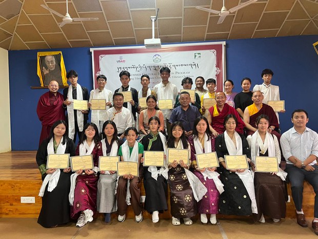 དབྱར་དུས་བོད་ཀྱི་རིག་གཞུང་གོ་རྟོགས་ལས་གཞི།