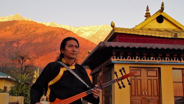 བོད་ཀྱི་གཞས་སྣ་དང་ཁྲབ་སྟོན་གྱི་སྐོར་བསྐྱོད།