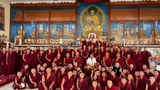 མོན་ཁུལ་གྱི་དགེ་འདུན་པ་རྣམས་གདན་ས་ཁག་ནང་སློབ་གཉེར་གྱི་གོ་སྐབས་ཐོབ་པ་ནི་༧གོང་ས་མཆོག་གི་ཐུགས་རྗེ་བཀའ་དྲིན་ཡིན་པ་གསུངས་བ།